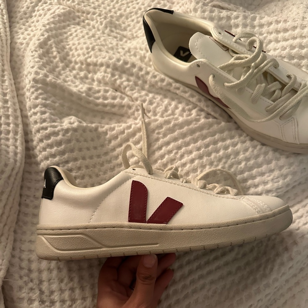 Veja sneakers size 8